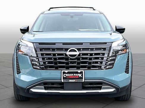 New 2026 Nissan Pathfinder Platinum w/ Accent Package FWD image 3