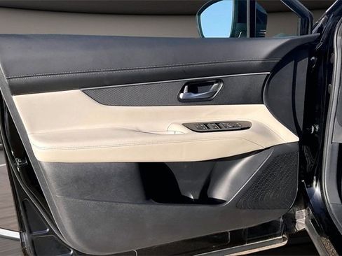 Certified 2025 Nissan Murano SV image 21