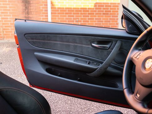 Used 2011 BMW 1 Series M image 36