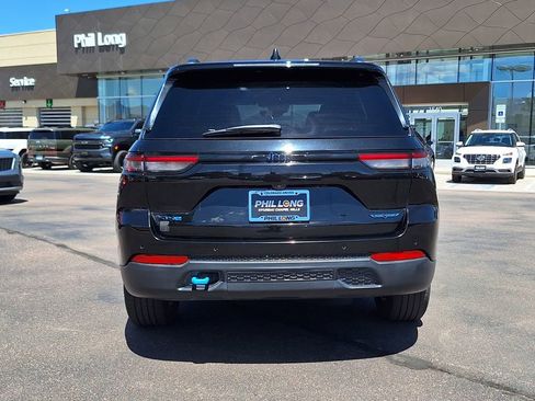 Used 2022 Jeep Grand Cherokee Trailhawk AWD/4WD image 4