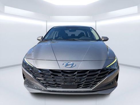 Used 2022 Hyundai Elantra SEL w/ Convenience + Premium Package FWD image 8