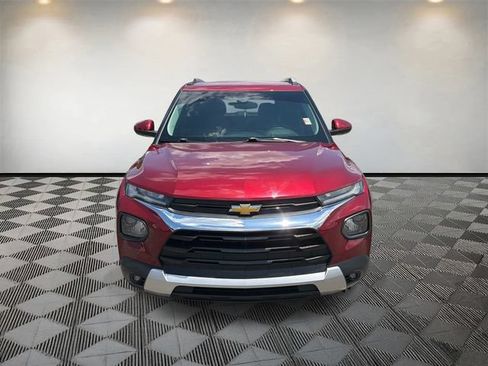 Used 2022 Chevrolet TrailBlazer LT w/ Confidence II Package FWD image 2