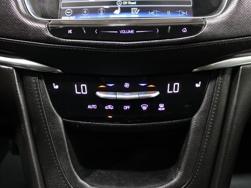 Used 2017 Cadillac XT5 Luxury w/ Driver Awareness Package AWD/4WD image 18