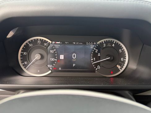 Used 2023 Land Rover Defender 110 SE AWD/4WD image 14