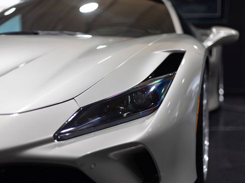 Used 2021 Ferrari F8 Tributo image 23