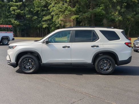 New 2025 Honda Pilot TrailSport image 5