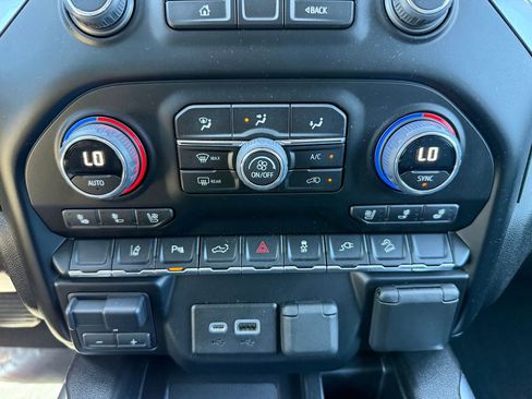Certified 2022 Chevrolet Silverado 2500 LTZ w/ LTZ Plus Package AWD/4WD image 31