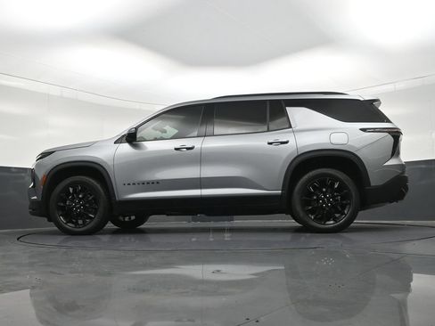 Used 2025 Chevrolet Traverse LT w/ Midnight/Sport Edition FWD image 26