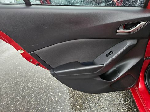 Used 2016 MAZDA MAZDA3 i Sport FWD image 14