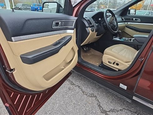 Used 2016 Ford Explorer XLT w/ Equipment Group 201A image 12
