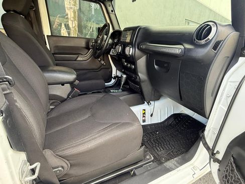 Used 2015 Jeep Wrangler Sport image 13