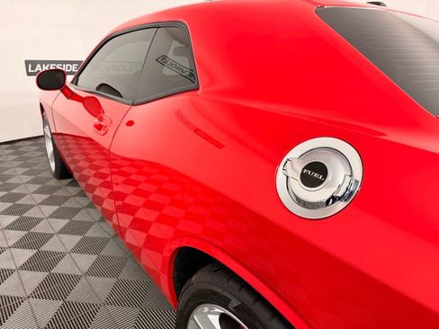 Used 2009 Dodge Challenger SRT8 w/ SRT Option Group II RWD image 12