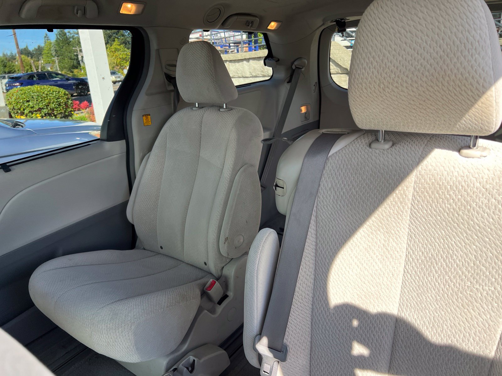 Used 2011 Toyota Sienna LE FWD image 11