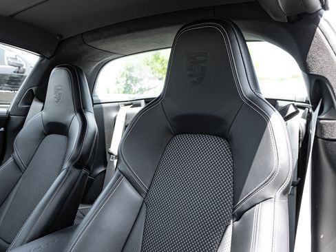 Used 2022 Porsche 911 AWD/4WD image 18