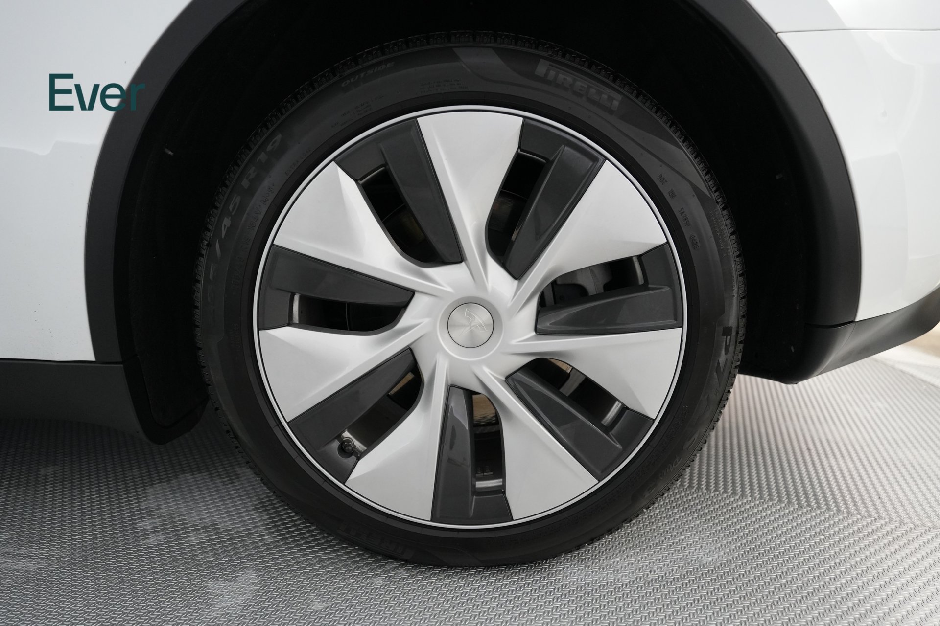 Used 2023 Tesla Model Y Long Range AWD/4WD image 9