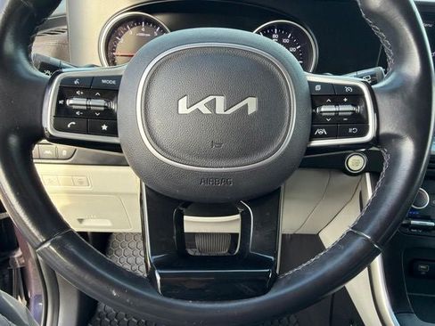 Used 2022 Kia Carnival LX FWD image 20
