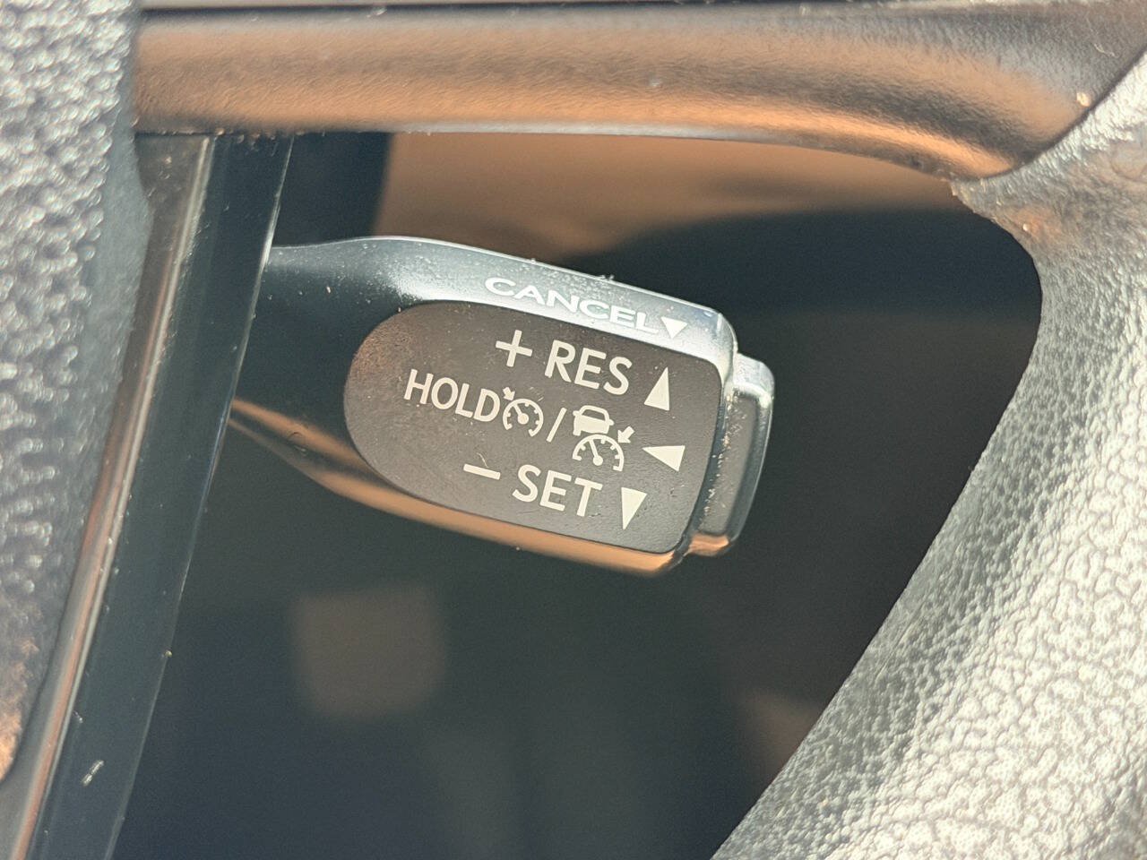 Used 2022 Toyota Prius LE FWD image 34