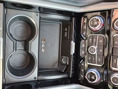 Used 2021 GMC Yukon Denali image 40