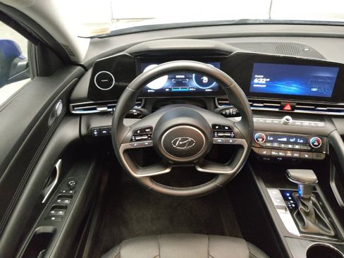Used 2023 Hyundai Elantra Limited FWD image 22
