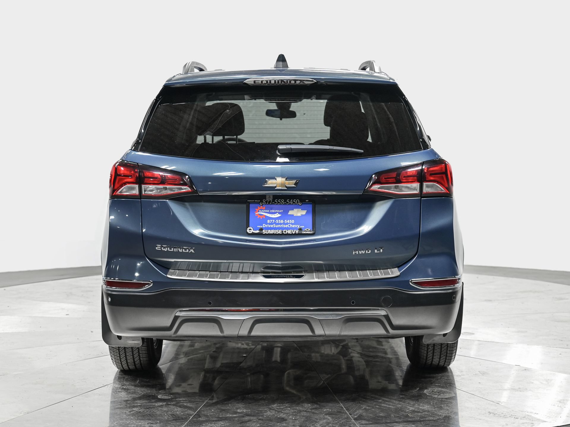 Used 2024 Chevrolet Equinox LT AWD/4WD image 5