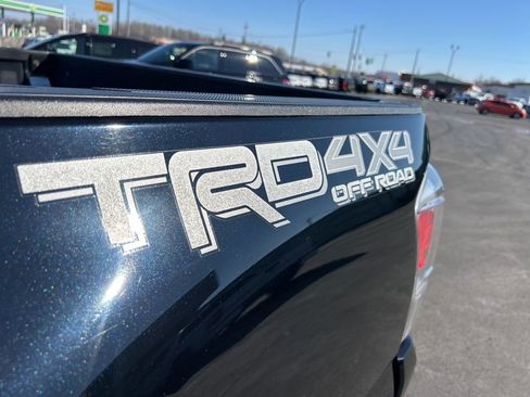 Used 2020 Toyota Tacoma TRD Off-Road w/ TRD Premium Off Road Package image 27