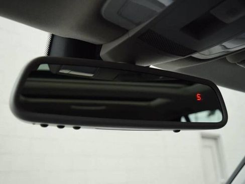 Used 2010 Mercedes-Benz GLK 350 4MATIC image 25