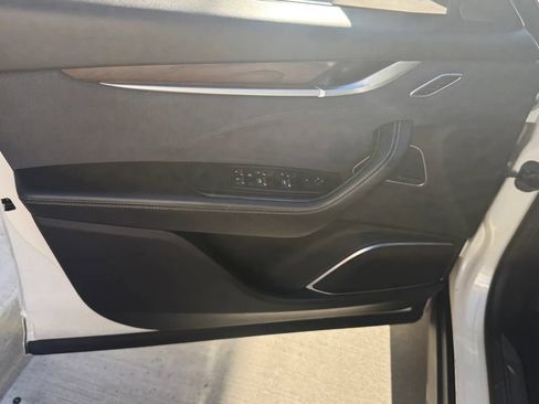 Used 2017 Maserati Levante S AWD/4WD image 13