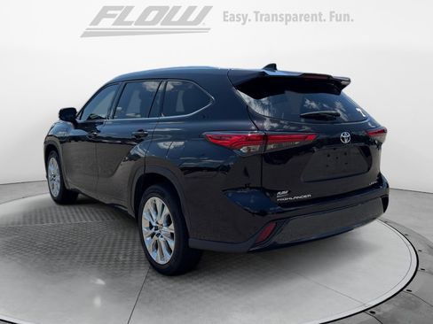 Used 2020 Toyota Highlander Limited FWD image 5