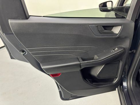 Used 2022 Ford Escape SE w/ Cold Weather Package image 36