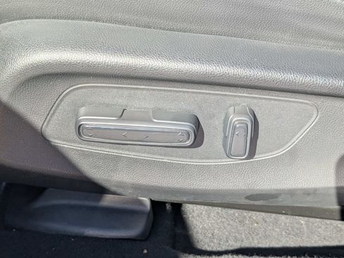 Certified 2023 Honda HR-V EX-L image 17