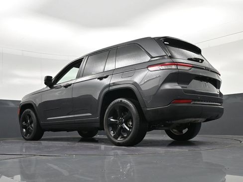 Used 2024 Jeep Grand Cherokee Limited w/ Black Appearance Package AWD/4WD image 31