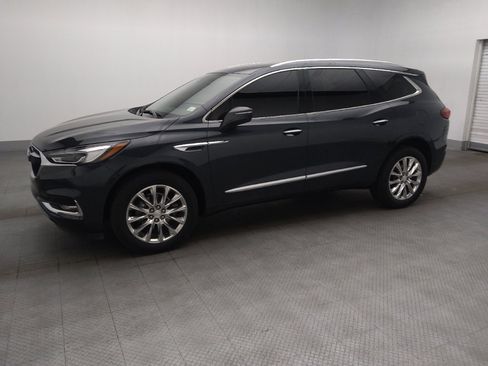 Used 2019 Buick Enclave Essence image 2