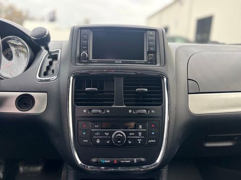 Used 2020 Dodge Grand Caravan GT FWD image 22