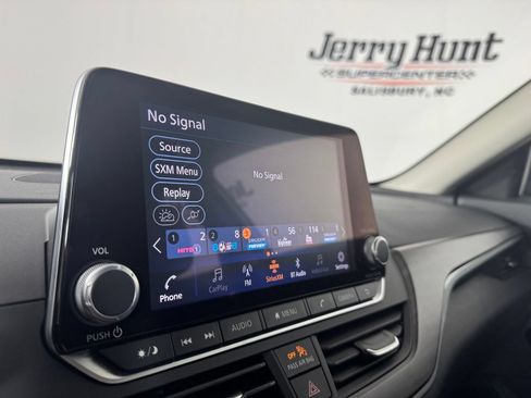 Used 2025 Nissan Altima 2.5 SV FWD image 17