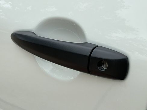 New 2025 Nissan Rogue S image 9