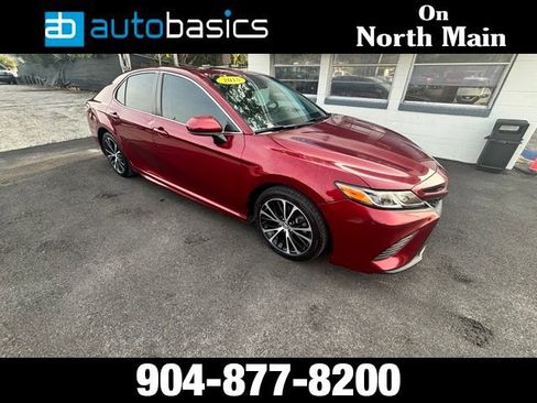 Used 2018 Toyota Camry SE w/ Moonroof Package FWD image 8