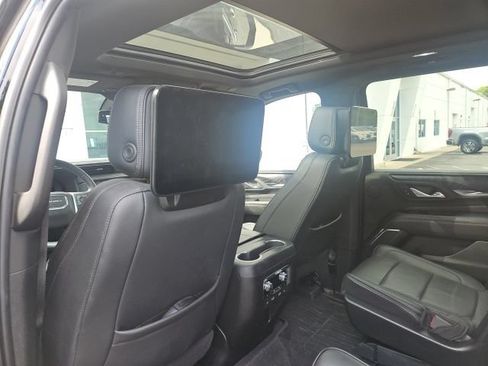 Used 2023 GMC Yukon XL Denali w/ LPO, Floor Liner Package AWD/4WD image 9