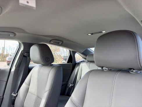 Used 2018 Chevrolet Impala LT image 25