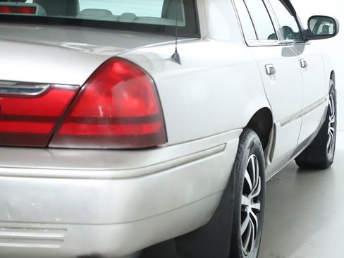 Used 2005 Mercury Grand Marquis LS image 10