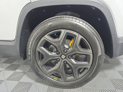 Used 2025 Rivian R1T Premium AWD/4WD image 10