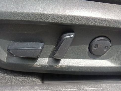 Used 2023 Nissan Rogue SV AWD/4WD image 16
