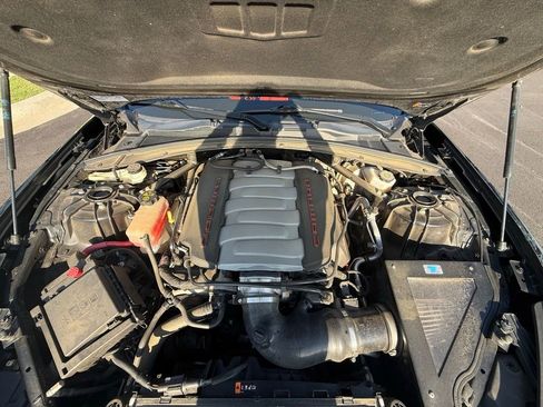 Used 2021 Chevrolet Camaro LT RWD image 29