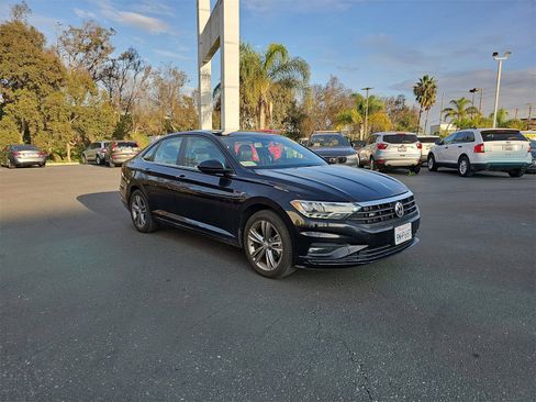 Used 2019 Volkswagen Jetta R-Line image 3