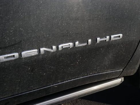 Used 2025 GMC Sierra 2500 Denali Ultimate image 11