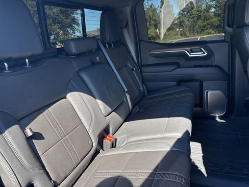 Used 2024 Chevrolet Silverado 1500 High Country w/ High Country Premium Package image 29