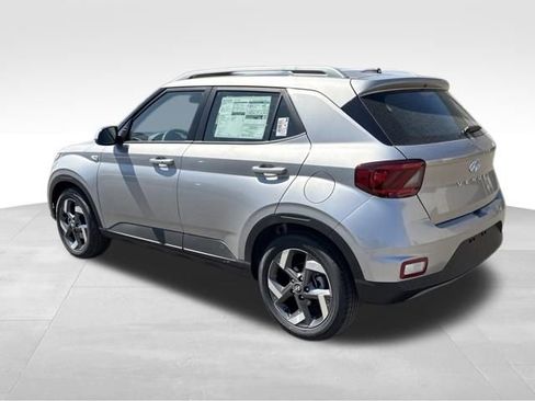 New 2026 Hyundai Venue SEL FWD image 3