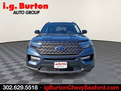 Used 2023 Ford Explorer XLT w/ Equipment Group 202A AWD/4WD image 2