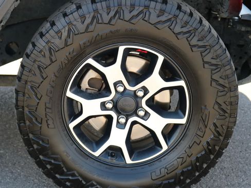 Used 2021 Jeep Wrangler Unlimited Rubicon AWD/4WD image 11