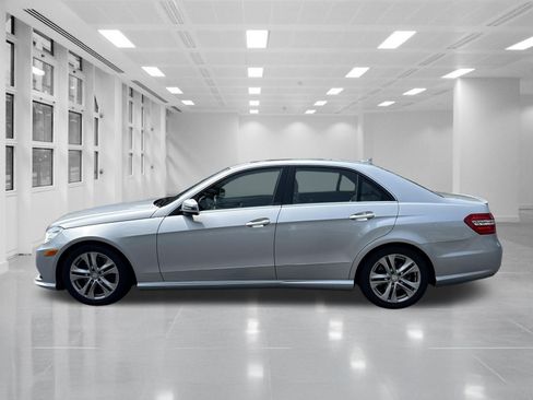 Used 2011 Mercedes-Benz E 350 4MATIC Sedan image 8