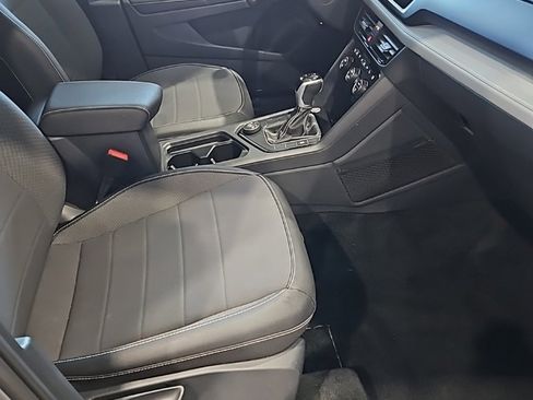 Used 2024 Volkswagen Taos SE image 13